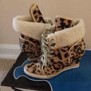 Shiekh Leopard Print Sneaker Wedge - Size 7.5